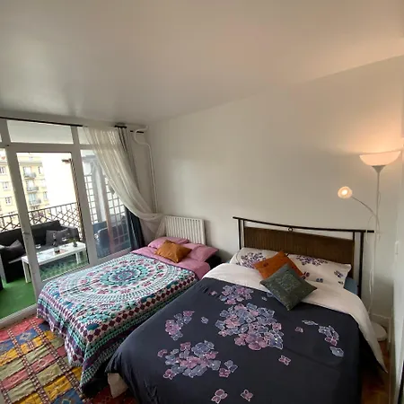 ホームステイ Pres De Tour Eiffel パリ