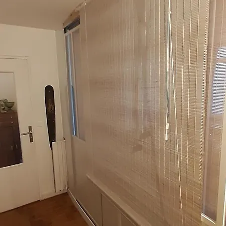 Pres De Tour Eiffel Homestay