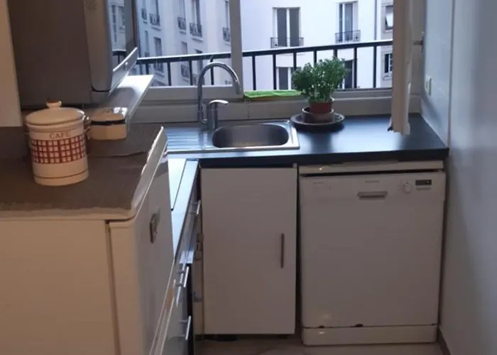 Pour 4 Chez Rihani Pres De La Tour Eiffel