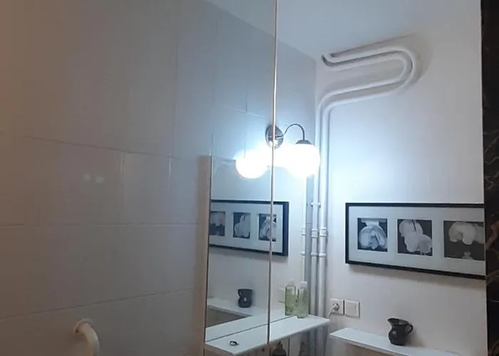 Pour 4 Chez Rihani Pres De La Tour Eiffel Paris