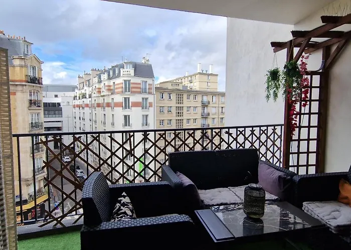 Pour 4 Chez Rihani Pres De La Tour Eiffel Paris