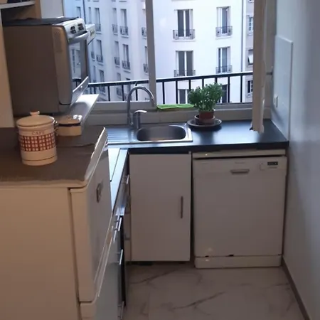 Pour 4 Chez Rihani Pres De La Tour Eiffel