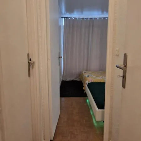 Pour 4 Chez Rihani Pres De La Tour Eiffel Проживание в семье Париж