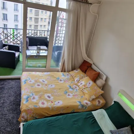 Pour 4 Chez Rihani Pres De La Tour Eiffel Проживание в семье Париж
